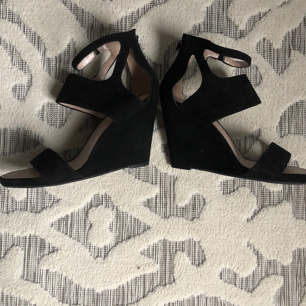 DKNY wedge open toe shoe